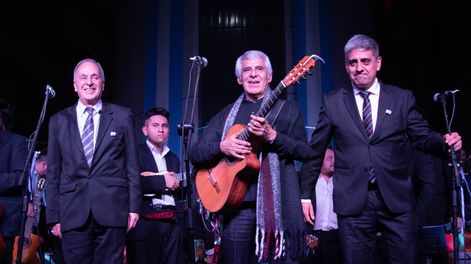 La Orquesta Tito Francia: talento, adaptación y un gran trabajo para una noche inolvidable