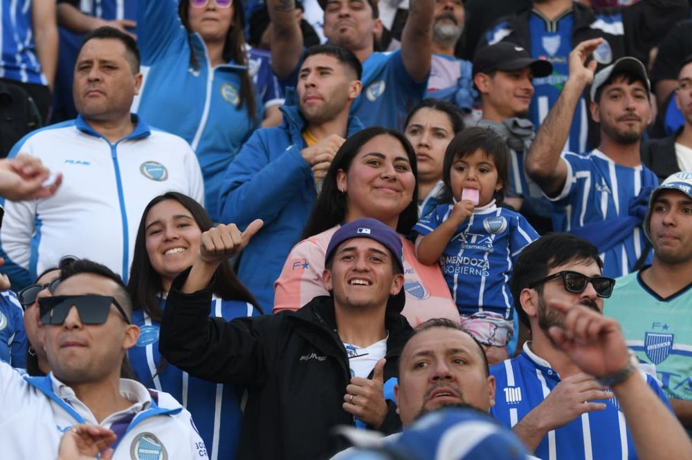 Por la 6ta. fecha de la zona B del Torneo Clausura, Godoy Cruz recibe a Vélez en el estadio Feliciano Gambarte.&nbsp;
