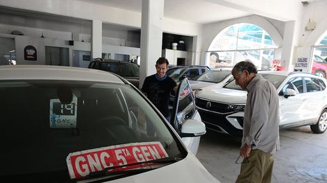 Venta de autos usados en concesionarias. Foto: La Voz