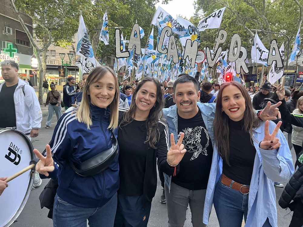 La senadora Anabel Fernández Sagasti con dirigentes del kirchnerismo. A la derecha, Paloma Scalco, exconcejal de Luján de Cuyo que fue sancionada por el PJ Mendoza.