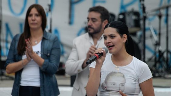 La intendenta Flor Destéfanis fue la anfitriona del encuentro peronista en Santa Rosa.