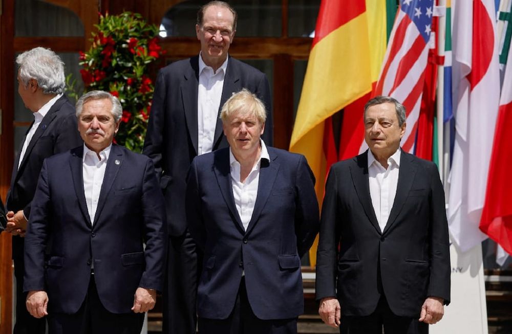 Alberto Fernández, al lado de Mario Draghi (primer ministro de Italia, arriba a la derecha), Boris Johnson (primer ministro británico, derecha) y David Malpass (presidente del Banco Mundial, segundo a la derecha) (Foto gentileza)