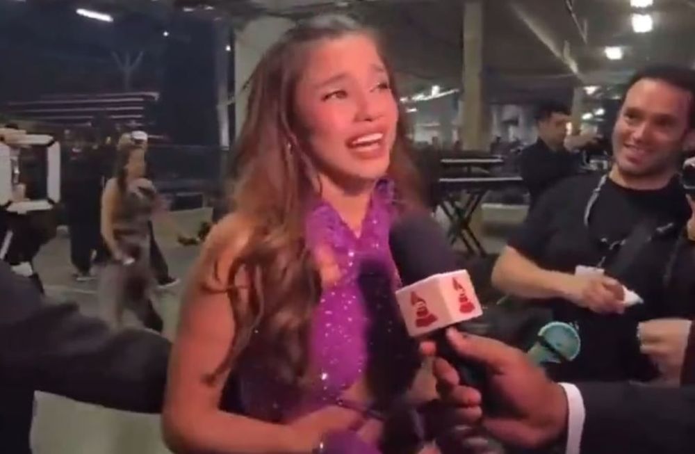 Emilia Mernes no contuvo las lágrimas en los Latin Grammy en medio de los rumores de separación de Duki.