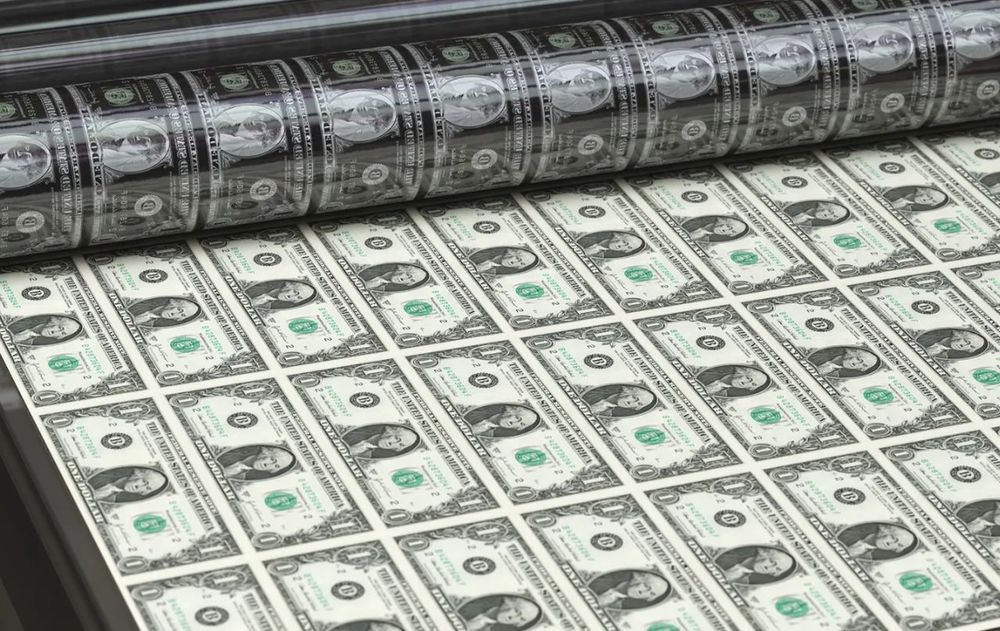 El Banco Central cotizó el dólar minorista para la venta a $1.549 para el inicio del lunes 26 de octubre.