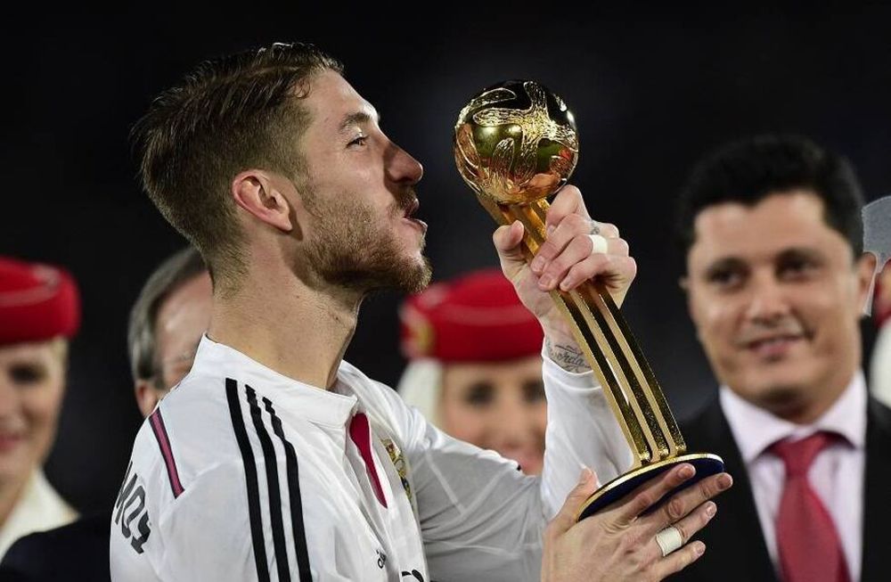 Sergio Ramos ganó el Balón de Oro y un auto por ser la figura de la final