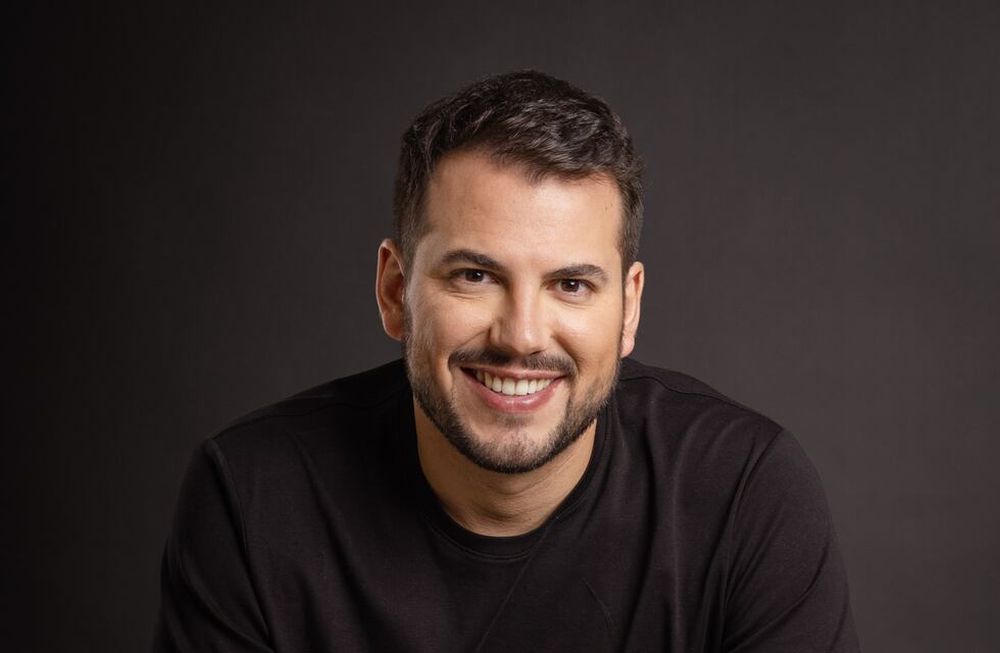 Lucas Mailland -emprendedor argentino, fundador de Fichap, finalista en el Entrepreneurship World Cup (EWC)- participó del ciclo Pilares sobre Cómo la Inteligencia Artificial impactará en el futuro del trabajo.