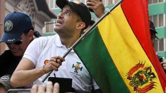 Luis Fernando Camacho, el líder cívico que más relevancia tuvo durante los incidentes que derivaron en la caída del gobierno de Evo Morales y que luego se convirtió en gobernador, continúa detenido por la investigación llamada Golpe de Estado I.