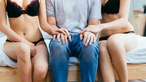 La fantasía de una relación sexual en un trío (ménage à trois) es una de las más comunes, pero no todos se animan a proponerla.