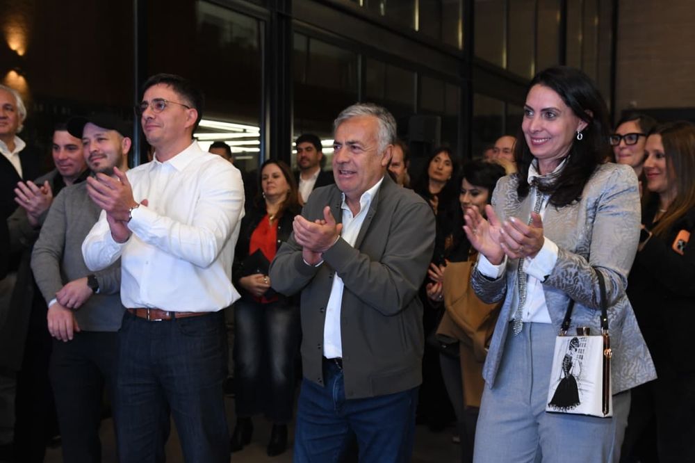 La presentación reunió a referentes del sector y numerosos invitados en una noche marcada por el crecimiento, la inversión y las nuevas oportunidades para el mercado inmobiliario mendocino. 