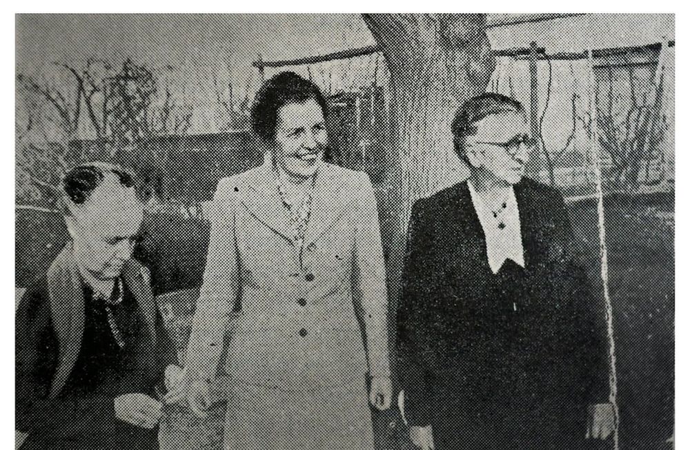 Mary Olive Morse (a la derecha) y Margaret Louise Collord (a la izq), en la foto junto a la historiadora Alice Houston ( al Centro). Foto: Junta de Estudios Históricos de Mendoza. Foto: Orlando Pelichotti
