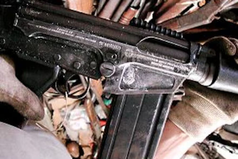 FAL del Ejército argentino secuestrado en una favela de Río de Janeiro.