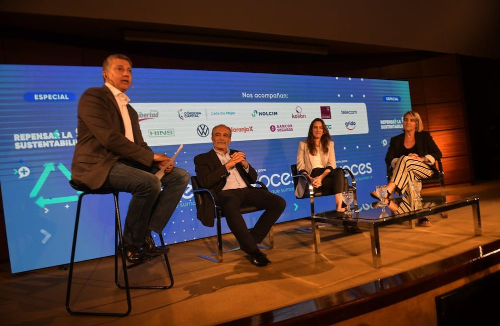 En el panel de cierre participaron Fabián López (ministro de Servicios Públicos de Córdoba), María Constanza Ferrer (Telecom) y Belén Daghero (Holcim). La moderación estuvo a cargo del periodista Daniel Alonso. (Javier Ferreyra/La Voz)