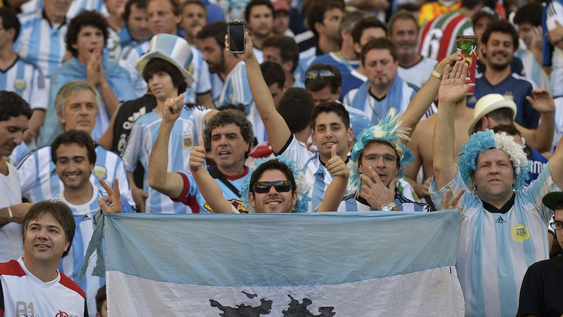 Los hinchas argentinos no podrán ingresar al estadio con banderas en alusión a las Malvinas Argentinas.&nbsp;
