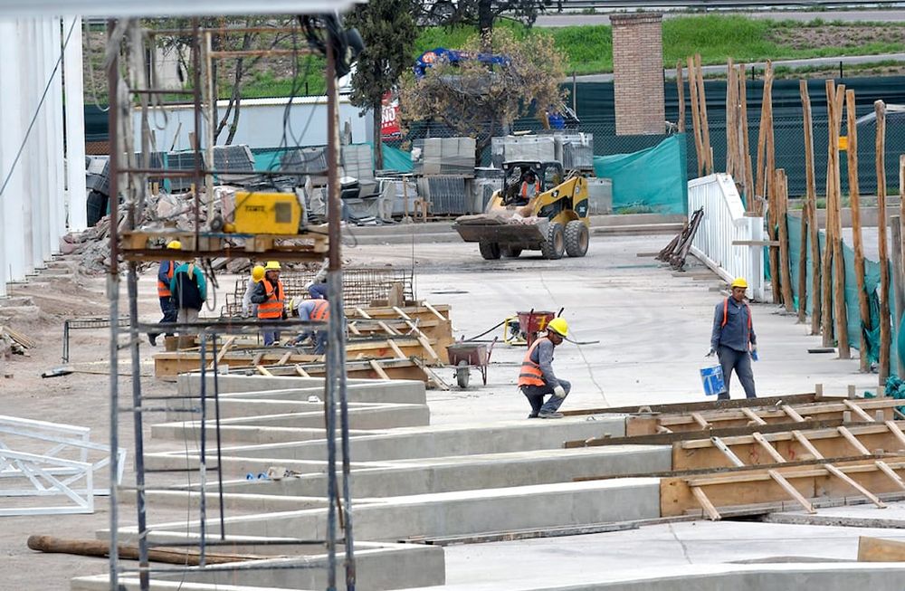 Construcción en Mendoza. Foto: Orlando Pelichotti / Los Andes