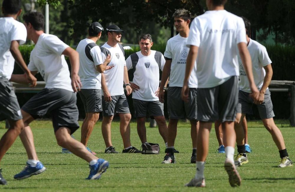 Gimnasia partió con cambios a Madryn