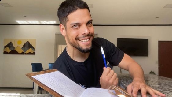 viniciuz, el influencer brasileno que, desde mendoza, le saca la ficha a los argentinos