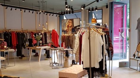 Tienda de ropa femenina / Gentileza