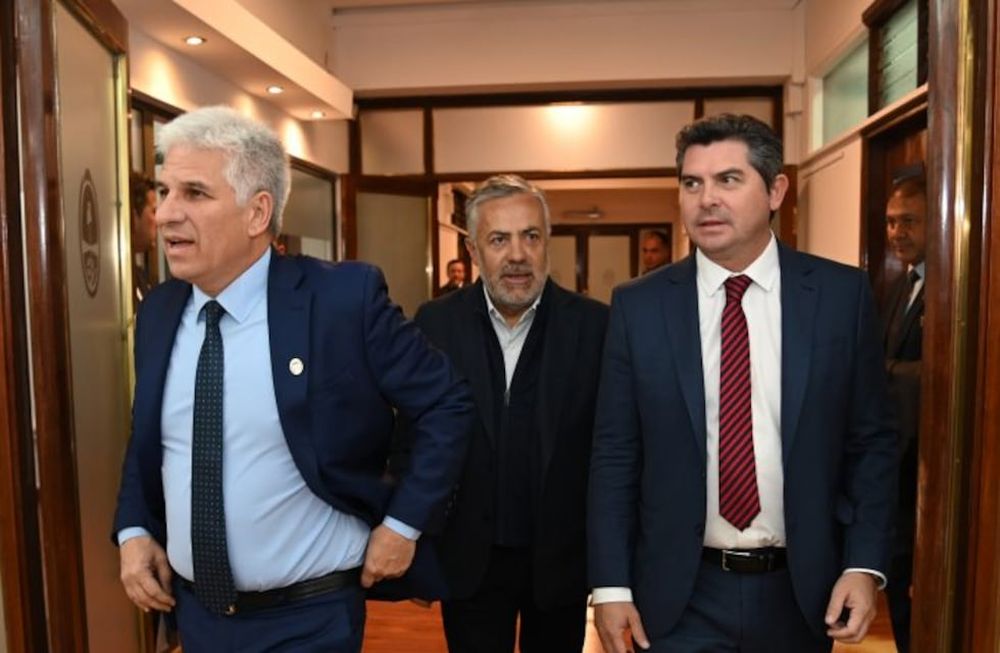 El gobernador Alfredo Cornejo y sus pares  Claudio Poggi (San Luis) y Marcelo Orrego (San Juan). Foto: Prensa Mendoza