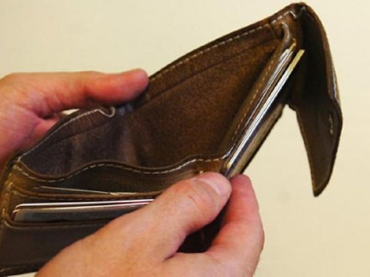 Limpió su billetera y se ganó un millón de dólares de manera inesperada