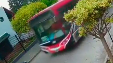Un chico de 12 años se robó un colectivo de Ersa y manejó por más de tres kilómetros.