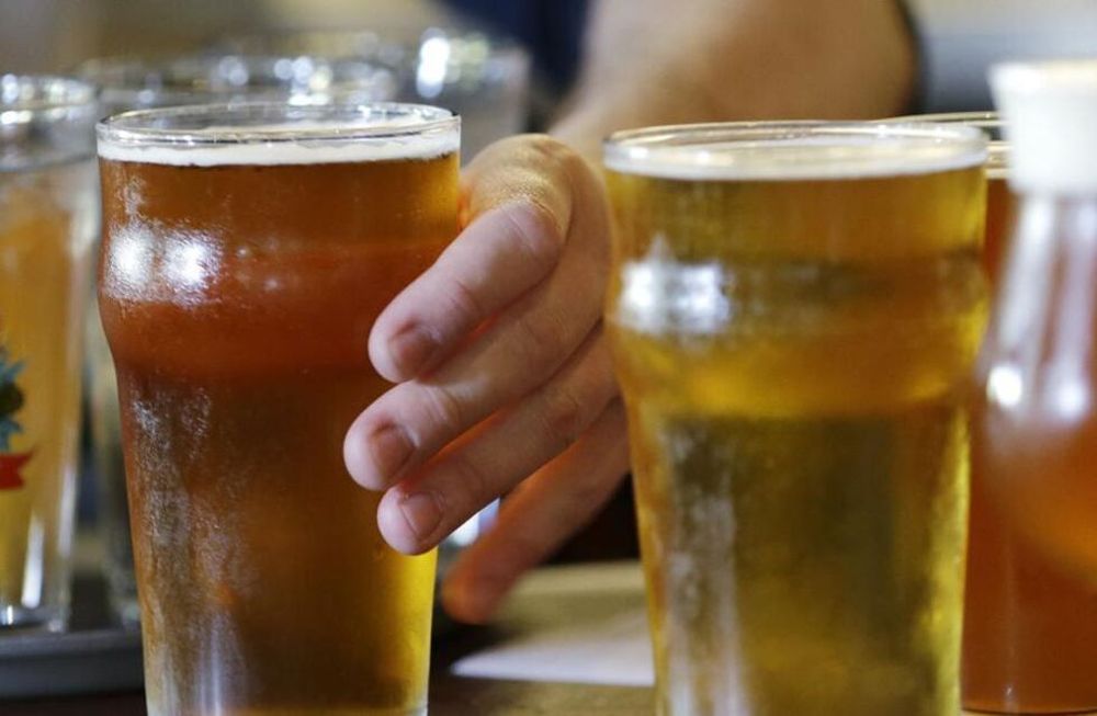 Fuerte aumento de la cerveza: no hay botella de litro que cueste menos de $200 en quioscos