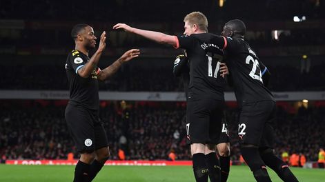 Manchester City venció al Arsenal y sigue la estela del Liverpool
