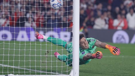 De la ovación del Estadio Monumental al llanto desconsolado: la noche de Santiago Beltrán