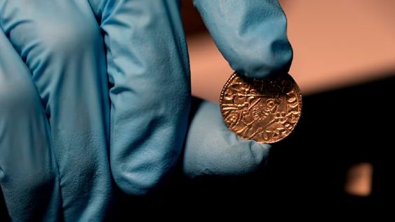 El tesoro, que fue valuado en 5,6 millones de dólares, ahora pertenece al gobierno británico y será exhibido en el Museo Británico. (Foto: Infobae).