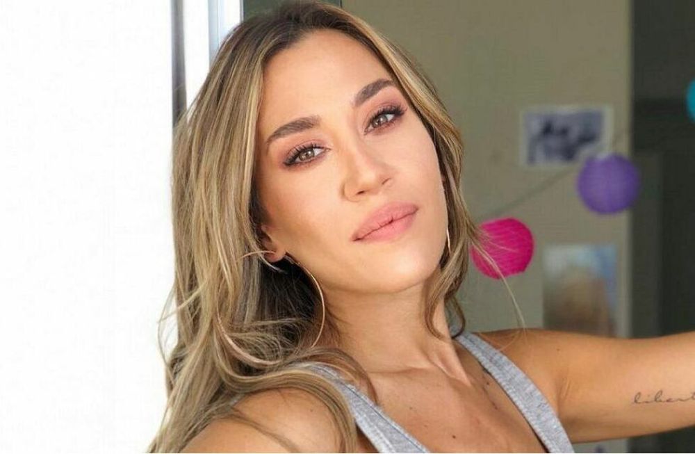 Los looks ratoneros de Jimena Barón mientras hace los quehaceres del hogar