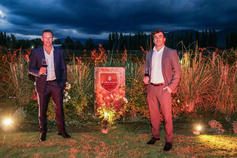 Santiago Barbera, CEO de Grupo Broda, junto a Andrés 