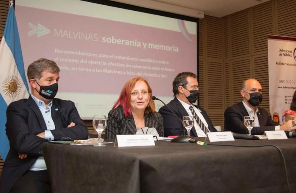 Presentaron un polémico cuadernillo que le enseña a periodistas la manera de abordar el conflicto de Malvinas