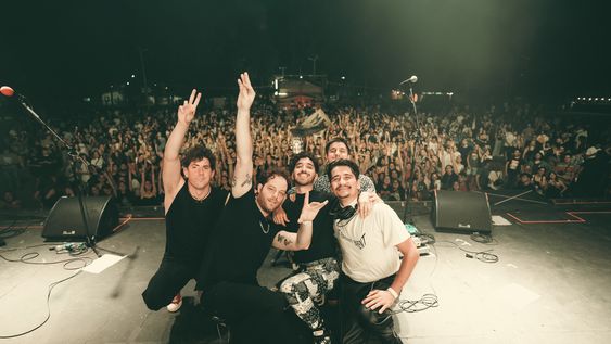 La clásica foto al final de cada presentación, que esta vez será en el escenario de Mood Primavera, en Guaymallén.