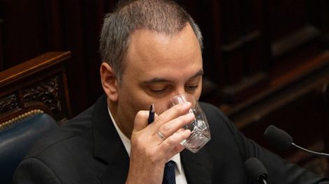 Crecen los cuestionamientos al jefe de gabinete, Manuel Adorni