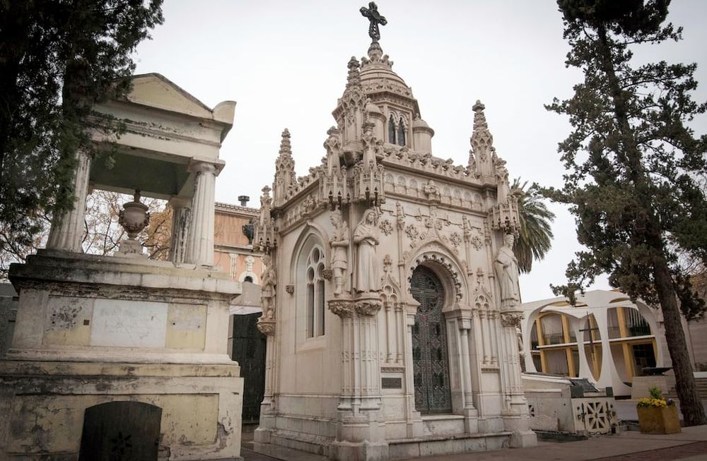 Aunque hay gente que pone en duda su “utilidad” frente a otras ciencias, la historia como saber sigue concitando interés y desatando pasiones.