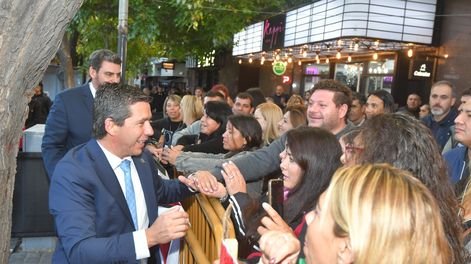 El presidente de la Cámara de Diputados y titular de la UCR Mendoza, Andrés Peti Lombardi, saludó a la militancia en la Legislatura