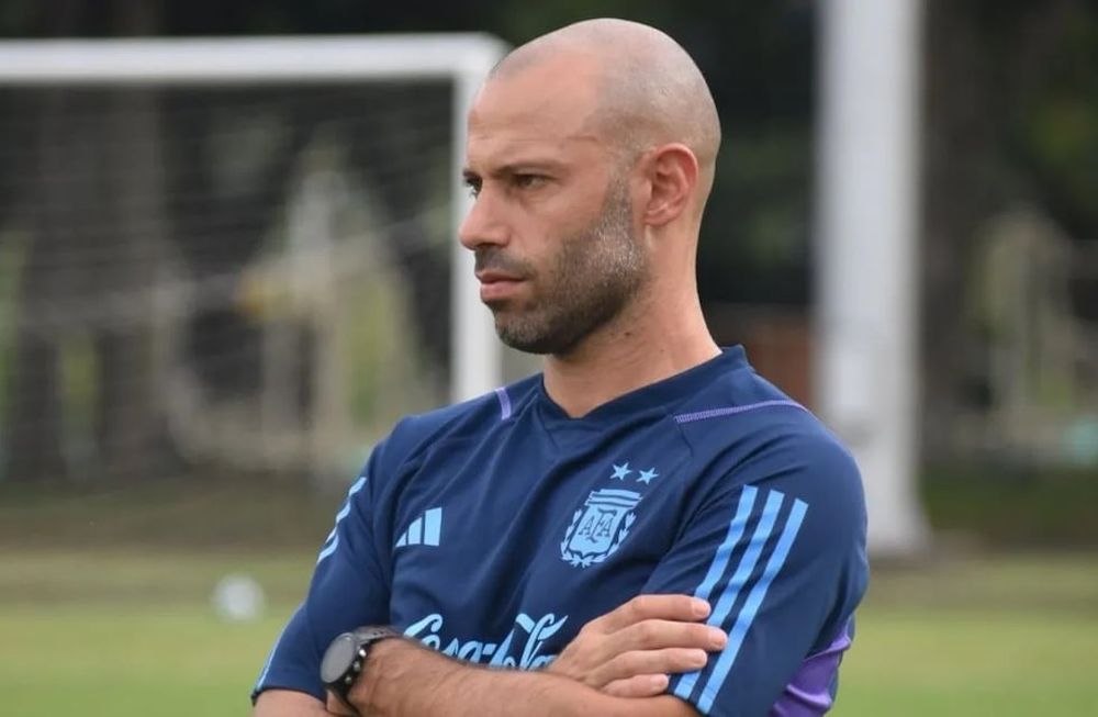 Mascherano podría extender su ciclo con la sub 20.