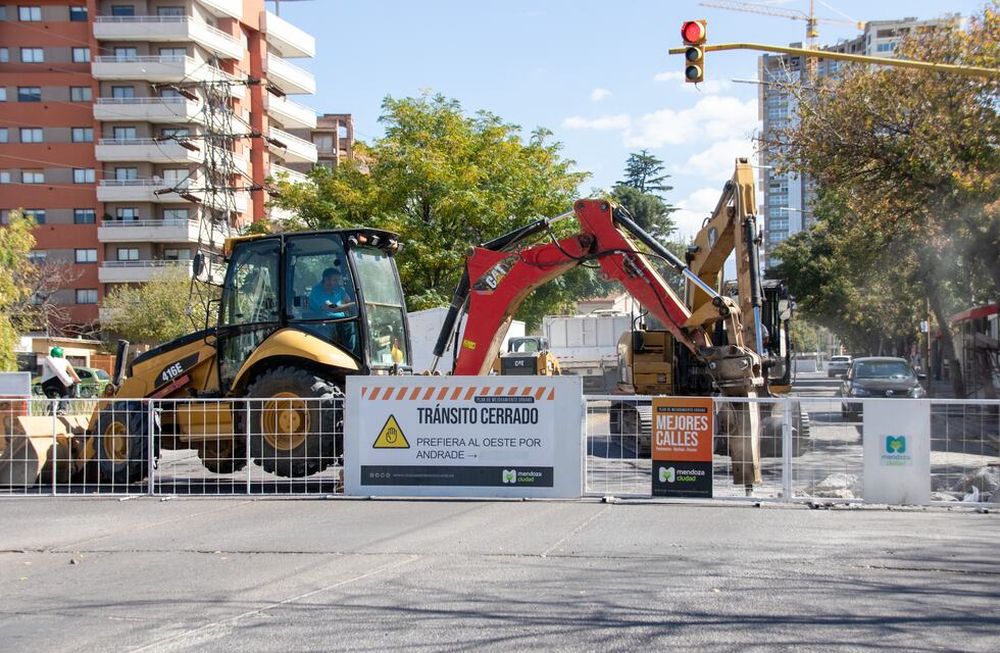 Atención automovilistas: por obras, queda cerrado un tramo de Mariano Moreno en Ciudad