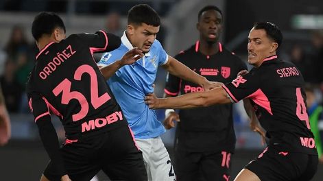 Lazio tras vencer al Parma quedó como único líder de la Seria A del Calcio de Italia.