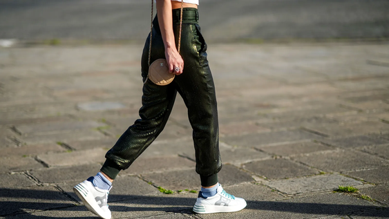 chau a los joggers: esta es la nueva tendencia para el invierno 2025