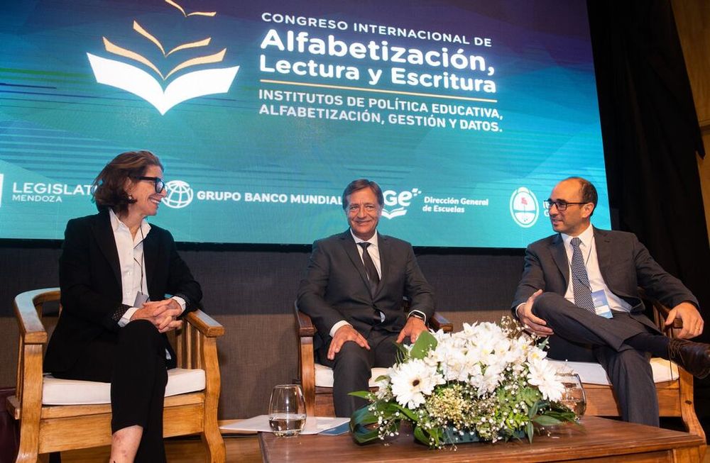 Más de 30 ministros y especialistas en Educación iberoamericanos llegaron a Mendoza para dialogar sobre políticas educativas, gestión y estrategias pedagógicas. Participan del Congreso Internacional de Alfabetización, Lectura y Escritura. En la apertura estuvo presente el gobernador Rodolfo Suárez.