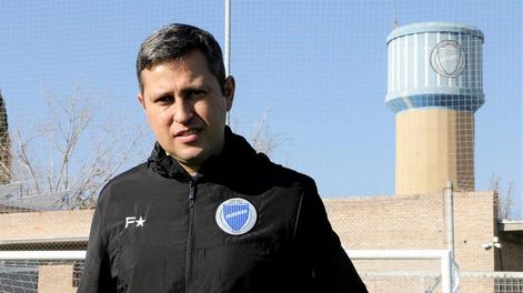 Los Andes | En poco más de un mes de trabajo como DT de Primera, Flores pasó de ser el exayudante de Bielsa a tener un estilo propio. / Prensa Club Godoy Cruz