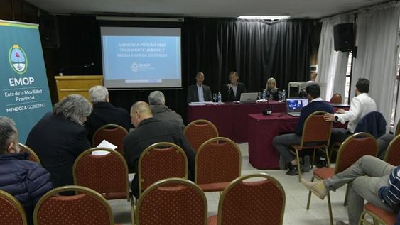 Audiencia pública por aumento del boleto de colectivo. Orlando Pelichotti / Los Andes