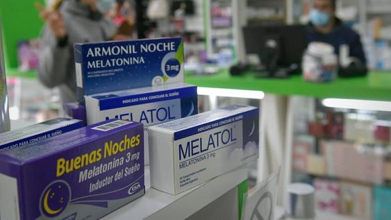 Los productos con melatonina tienen una demanda estable, pero a partir de abril se dio un notable crecimiento en su consumo en las farmacias de la provincia. Foto: Orlando Pelichottí / Los Andes