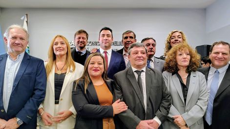 Casi todos los integrantes del Concejo Deliberante de Luján de Cuyo, donde la supremacía oficialista es notoria: 11 pertenecen al oficialismo y uno solo es opositor.