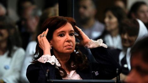 La Cámara Electoral fijó fecha para la presentación de candidatos y peligra la eventual candidatura de Cristina Kirchner.