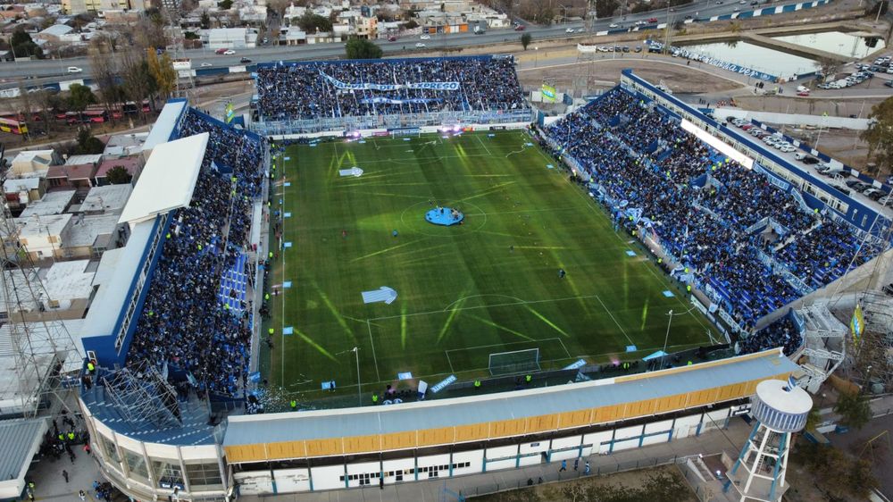 La vuelta al Estadio Feliciano Gambarte: una sonrisa que abarca a todo el fútbol de la provincia de Mendoza.&nbsp;