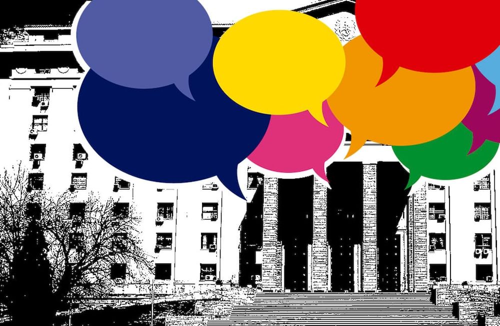 Política en off: polémicas por el palco vendimial, cruces por el caso Chubut y los hinchas del Colo Colo que “perdieron” el I Phone