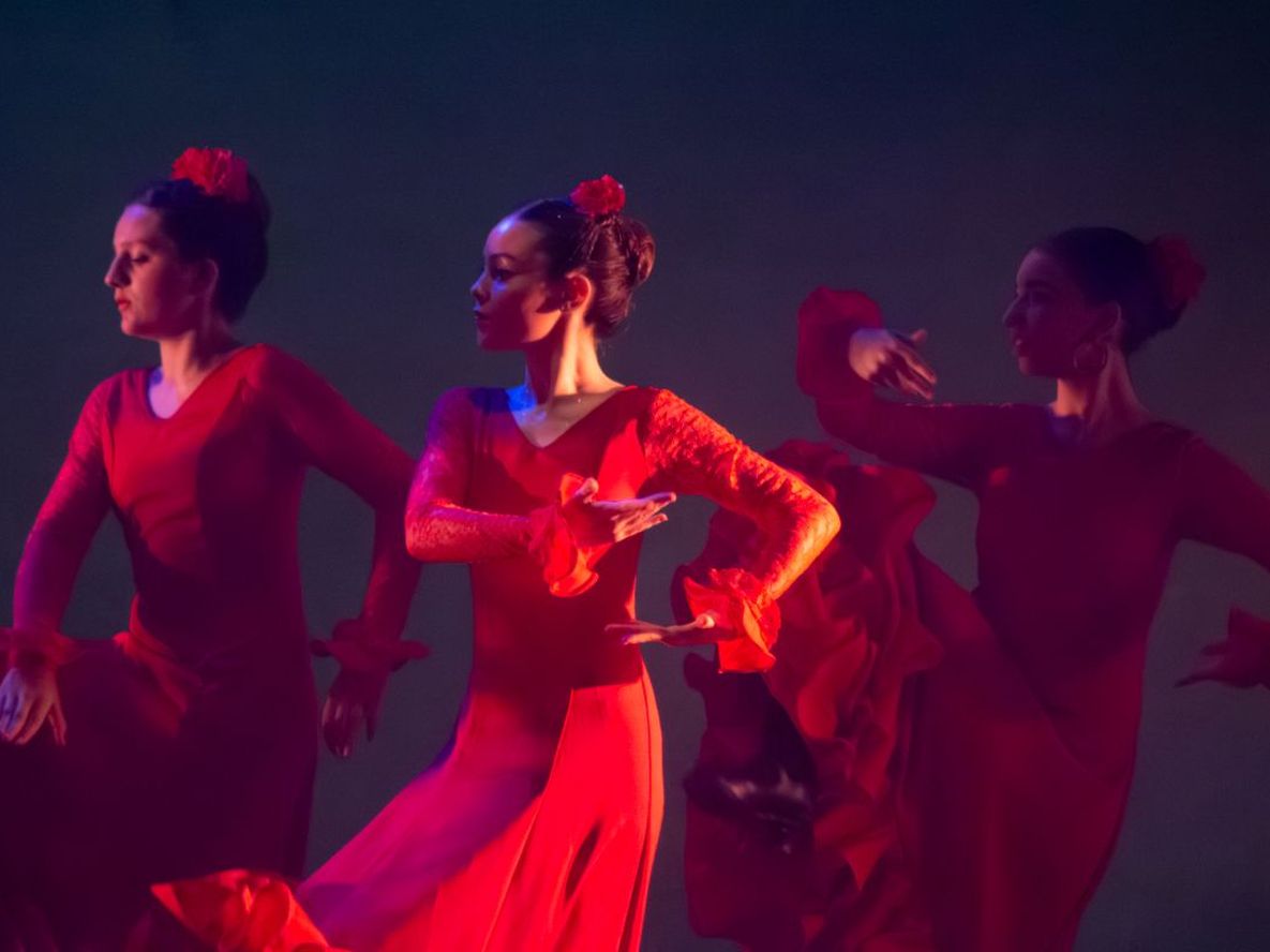 Una institución con historia: la Escuela de Danza Elina Molina Estrella celebra sus 90 años con un espectáculo