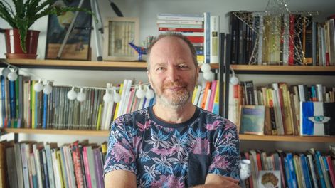 Los Andes | Golombek: “La pregunta sobre la existencia o no de Dios, no es relevante para la ciencia. Pero sí lo es preguntarnos por qué, en pleno siglo XXI, el 85% de la gente sigue creyendo en las religiones y en aquello que no puede ver. Foto: Federico Lopez Clar