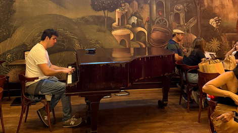 El abogado que renunció a ser fiscal para trabajar con un estudio de California y brillar con su arte